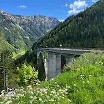 Alpine Rosy Apartment *